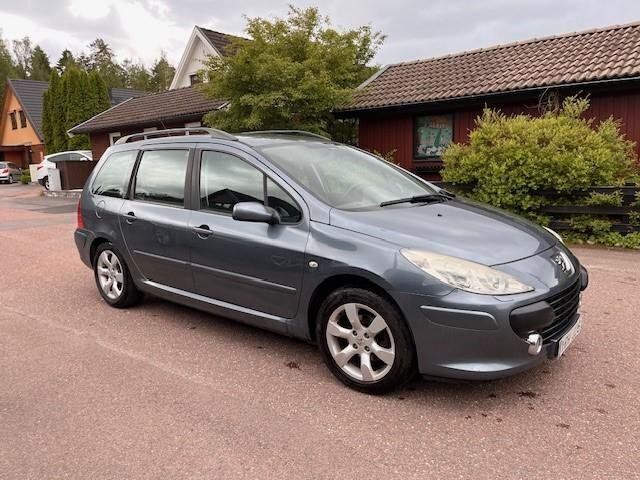 Grå Begagnad 2006 Peugeot 307 Kombi | 29 900 kr (Marknadspris) - Bild 1/4