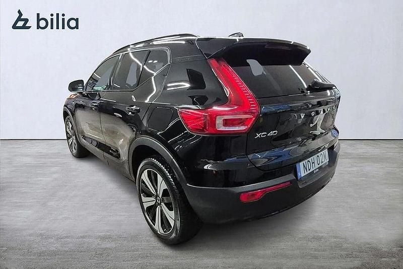 Begagnad Volvo XC40 Plus 185 kW (252 HK) 2022 Svart SUV
