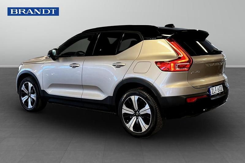 Begagnad Volvo XC40 Single Motor 175 kW (238 HK) 2023 Grå SUV