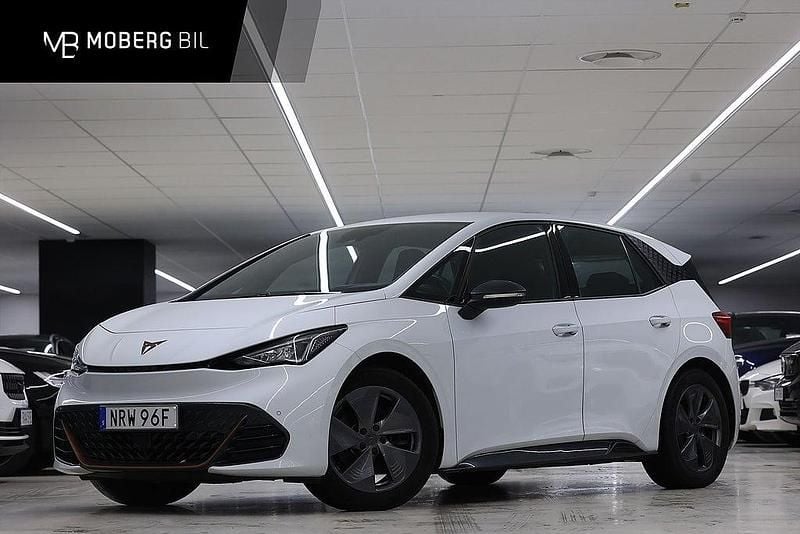Vit Begagnad 2023 Cupra Born Halvkombi | 224 900 kr (Marknadspris) - Bild 1/3