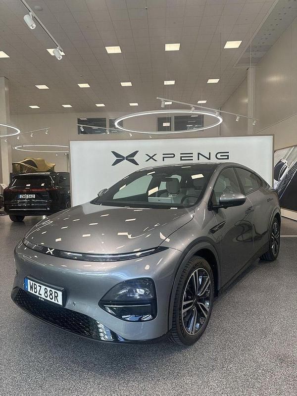Grå Begagnad 2024 XPENG G6 SUV | 590 500 kr - Bild 1/4