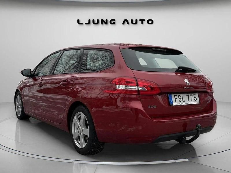 Begagnad Peugeot 308 SW Active 150 HK (110 kW) 2015 Röd Kombi