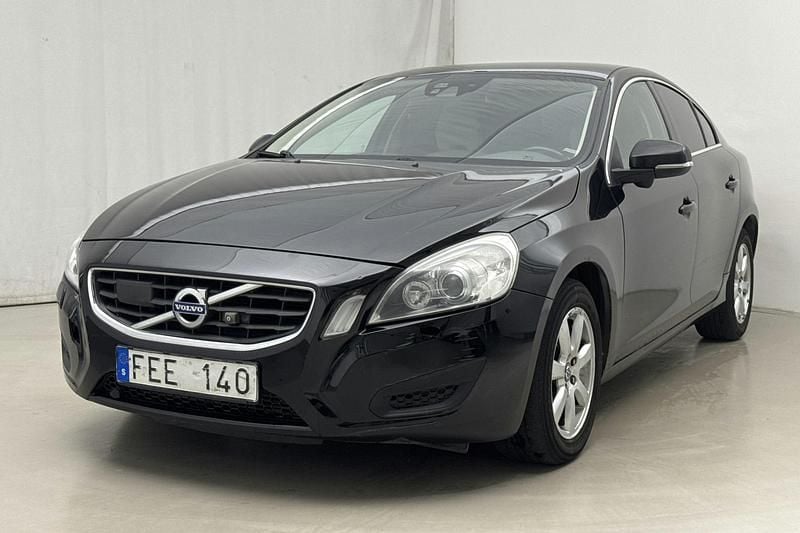 Svart Begagnad 2011 Volvo S60 Momentum Sedan | 54 000 kr - Bild 1/4