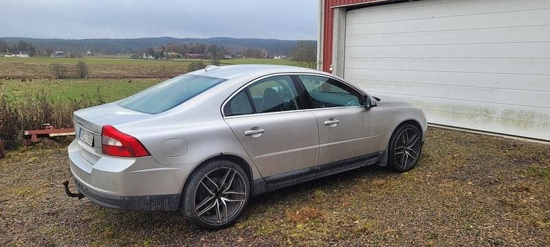 Grå Begagnad 2008 Volvo S80 Kinetic Sedan | 34 000 kr (Bra pris) - Bild 1/2