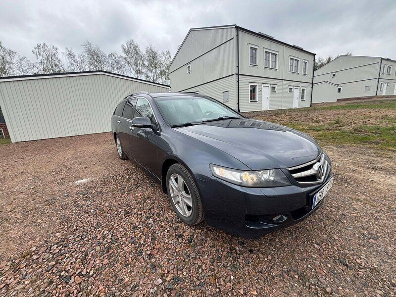 Grå Begagnad 2008 Honda Accord Sport Kombi | 19 000 kr - Bild 1/4