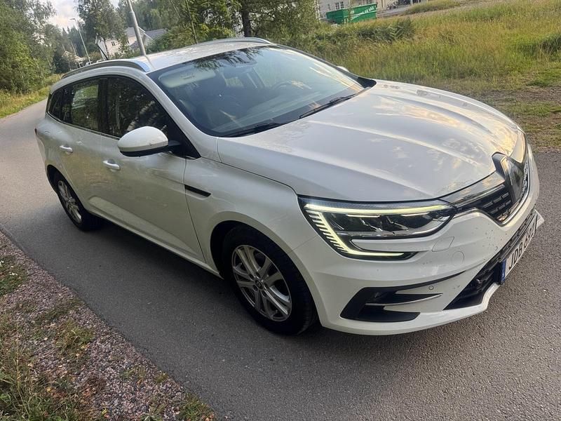 Vit Begagnad 2022 Renault Mégane GrandTour Kombi | 178 000 kr (Marknadspris) - Bild 1/4