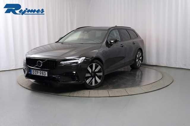 Grå (platinum grey metallic) Begagnad 2025 Volvo V90 Plus Kombi | 474 900 kr (Bra pris) - Bild 1/4