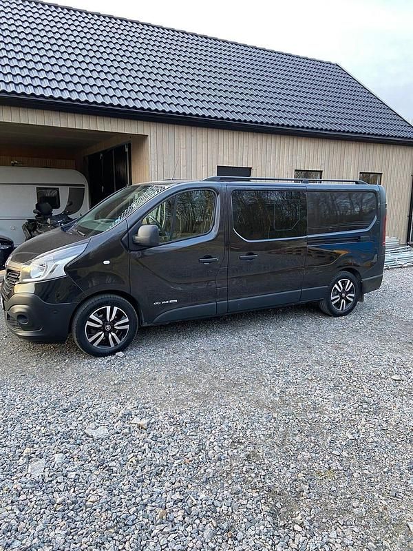 Begagnad Renault Trafic 145 HK (106 kW) 2017 Minibuss