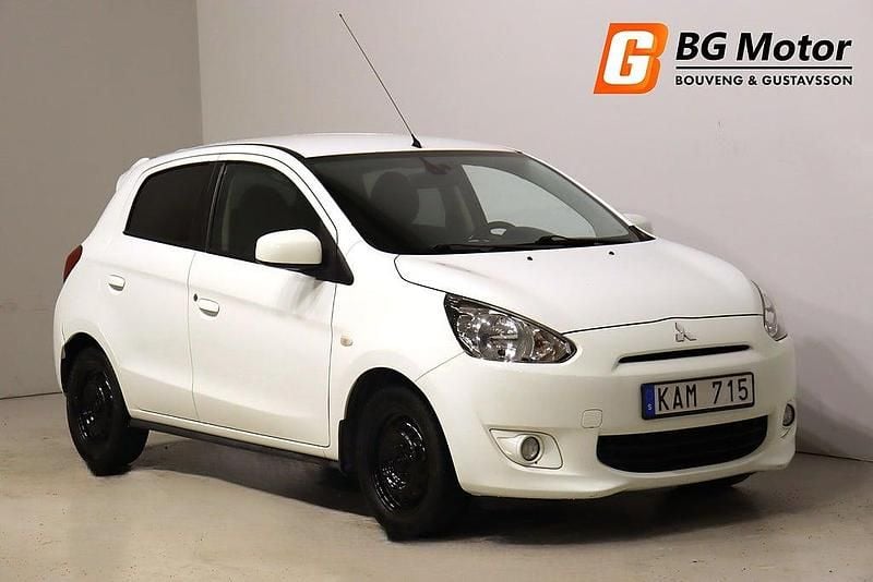 Vit Begagnad 2013 Mitsubishi Space Star Halvkombi | 49 700 kr (Marknadspris) - Bild 1/4
