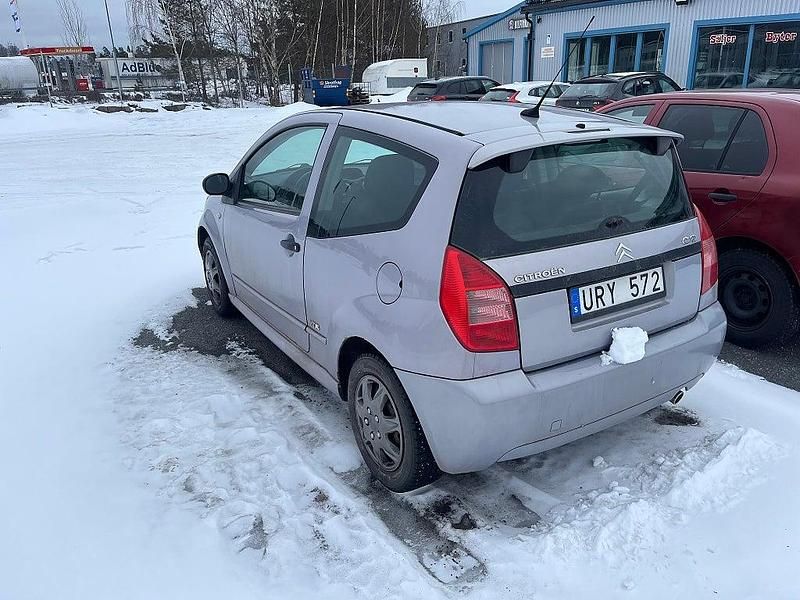 Begagnad Citroën C2 74 HK (54 kW) 2004 Silver Halvkombi