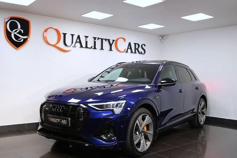 Blå Begagnad 2021 Audi e-tron S-Line SUV | 419 000 kr (Lite dyr) - Bild 1/4