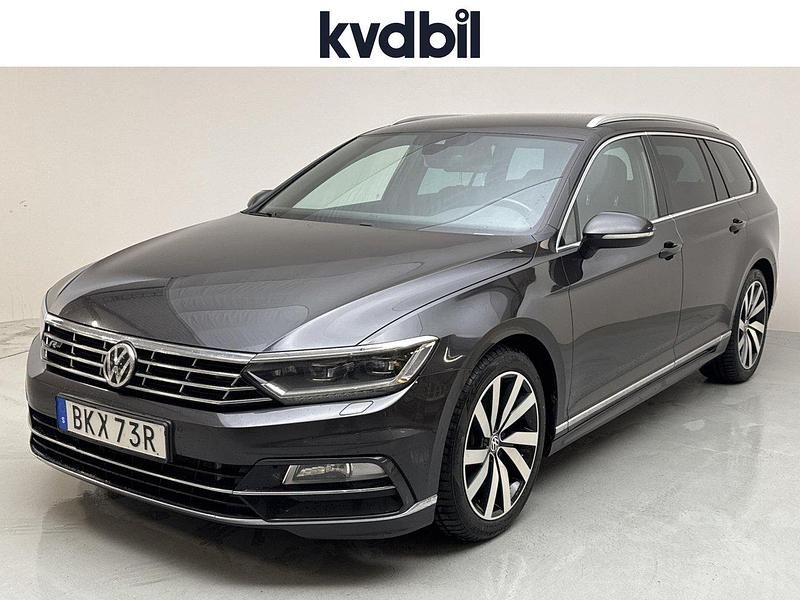 Mörkgrå (mörkgrå metallic) Begagnad 2019 VW Passat GTS Kombi | 229 900 kr (Marknadspris) - Bild 1/3