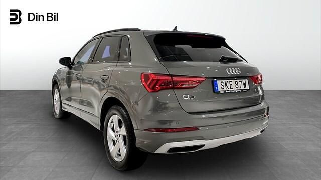 Begagnad Audi Q3 Advanced 150 HK (110 kW) 2022 Chronosgrå metallic SUV
