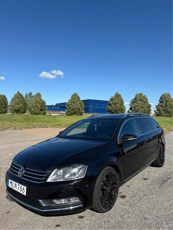 Svart Begagnad 2015 VW Passat Kombi | 99 000 kr (Marknadspris) - Bild 1/4