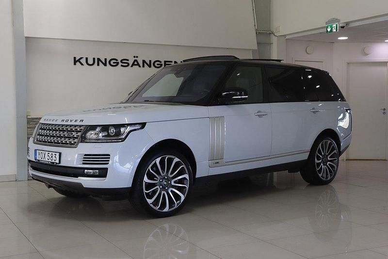 Vit Begagnad 2017 Land Rover Range Rover SUV | 569 900 kr (Marknadspris) - Bild 1/4