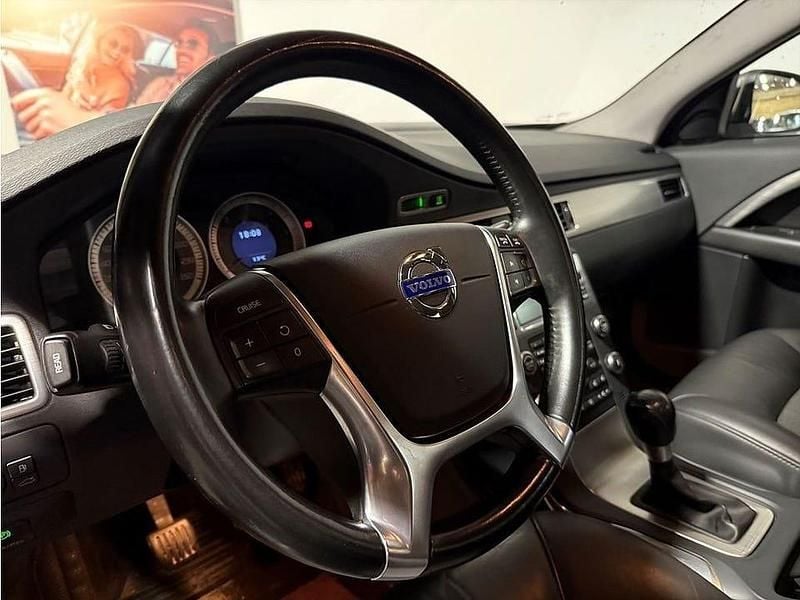 Begagnad Volvo V70 Momentum 163 HK (119 kW) 2011 Grå Kombi