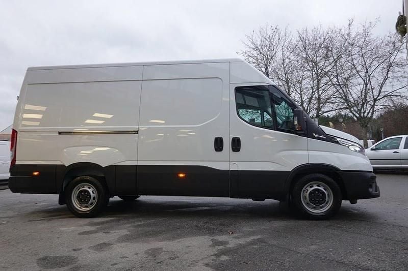 Ny Iveco Daily 136 HK (100 kW) 2025 Vit Van