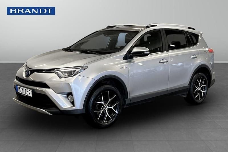 Silver Begagnad 2017 Toyota RAV4 Hybrid SUV | 214 900 kr (Marknadspris) - Bild 1/4