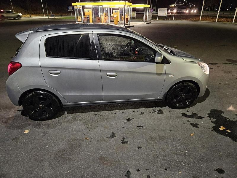 Silver Begagnad 2013 Mitsubishi Space Star Kombi | 39 900 kr (Bra pris) - Bild 1/4