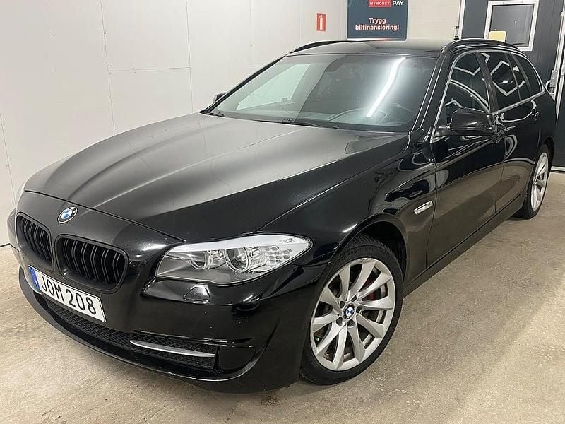 Svart Begagnad 2013 BMW 520 Kombi | 79 900 kr (Bra pris) - Bild 1/4