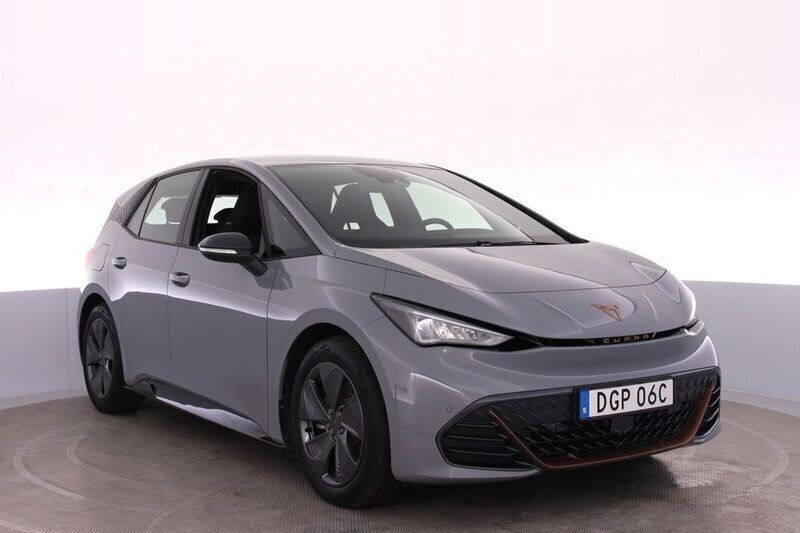 Ljusgrå Begagnad 2024 Cupra Born Halvkombi | 309 000 kr (Marknadspris) - Bild 1/4