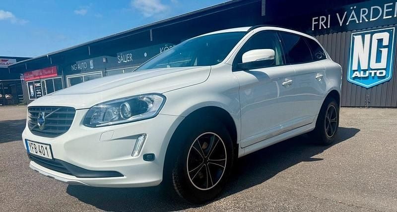 Vit Begagnad 2017 Volvo XC60 SUV | 184 900 kr (Superpris) - Bild 1/4