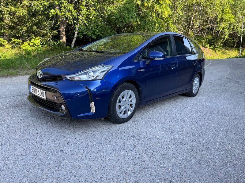 Mörkblå Begagnad 2014 Toyota Prius Halvkombi | 189 900 kr (Lite dyr) - Bild 1/4