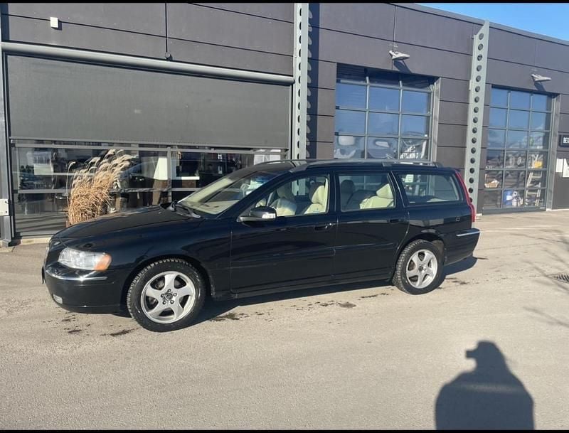 Svart Begagnad 2007 Volvo V70 Summum Kombi | 35 000 kr (Bra pris) - Bild 1/4