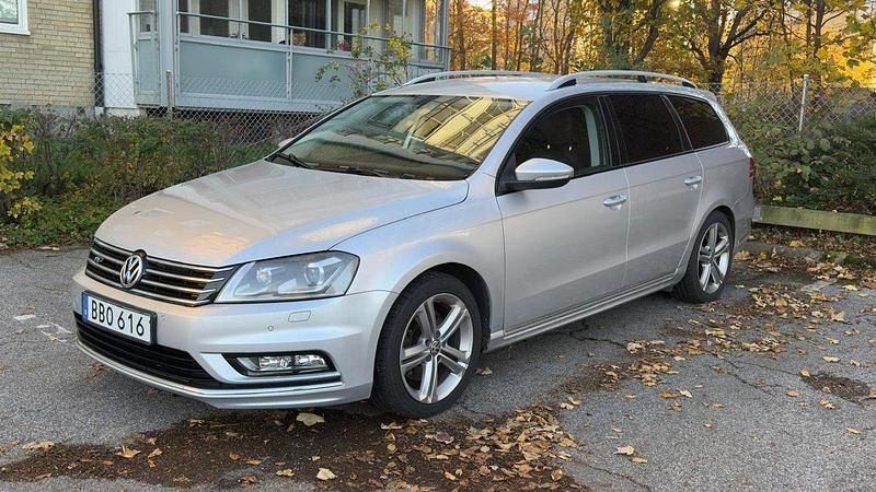 Silver Begagnad 2015 VW Passat GT Kombi | 119 900 kr (Superpris) - Bild 1/4