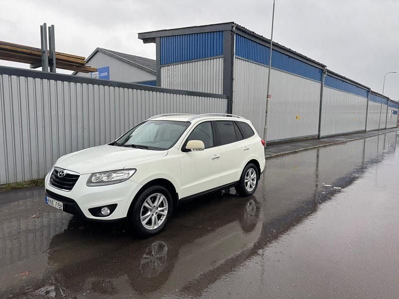 Vit Begagnad 2009 Hyundai Santa Fe SUV | 64 900 kr (Superpris) - Bild 1/4