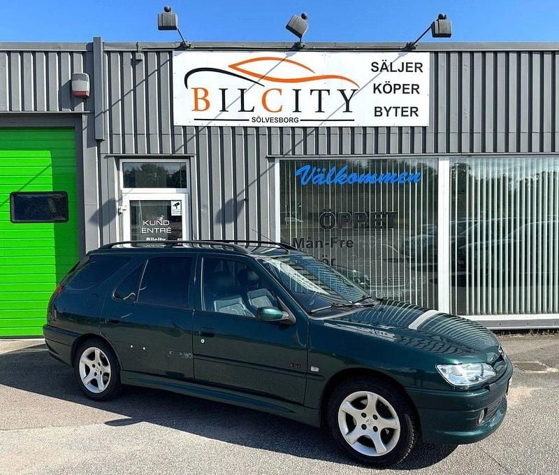 Mörkgrön (grön) Begagnad 2001 Peugeot 306 Kombi | 13 900 kr - Bild 1/4