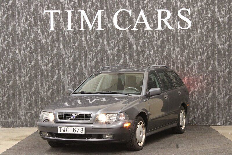 Mörkgrå Begagnad 2002 Volvo V40 Kombi | 19 999 kr (Marknadspris) - Bild 1/4