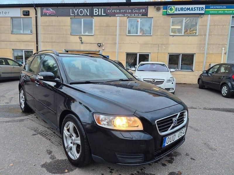 Begagnad Volvo V50 Kinetic 125 HK (91 kW) 2009 Svart Kombi