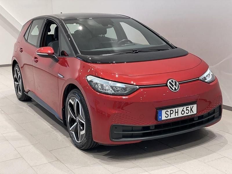Röd (kings red metallic black) Begagnad 2022 VW ID.3 Pro Halvkombi | 274 900 kr (Marknadspris) - Bild 1/3