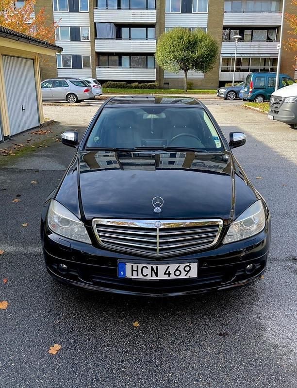 Begagnad 2008 Mercedes C180 Sedan | 87 900 kr (Marknadspris) - Bild 1/4
