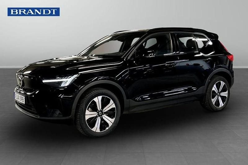 Svart Begagnad 2023 Volvo XC40 Core SUV | 339 900 kr - Bild 1/4