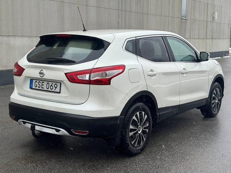 Begagnad Nissan Qashqai 116 HK (85 kW) 2015 Vit SUV