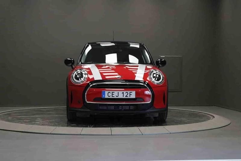 Röd Begagnad 2023 Mini Cooper Halvkombi | 249 000 kr (Marknadspris) - Bild 1/1