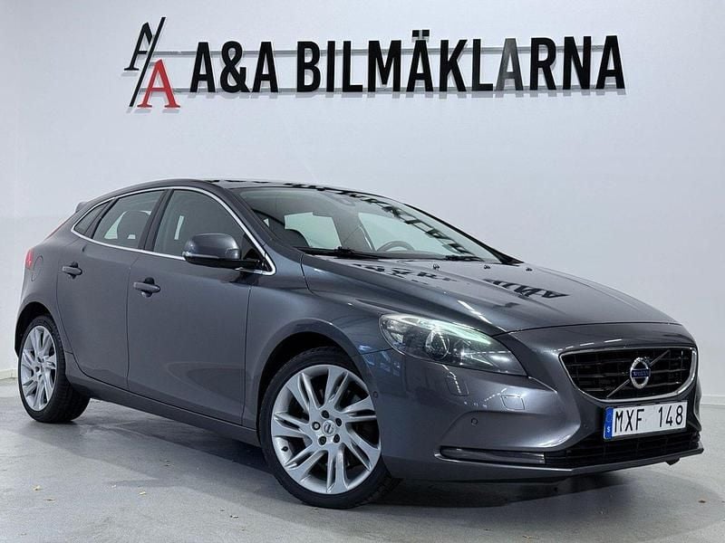 Grå Begagnad 2012 Volvo V40 Momentum Kombi | 129 900 kr (Lite dyr) - Bild 1/4
