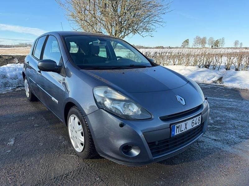 Begagnad Renault Clio R.S. 75 HK (55 kW) 2010 Halvkombi