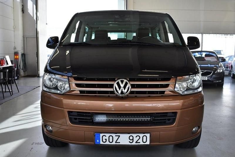 Begagnad VW Multivan Comfortline 180 HK (132 kW) 2011 Svart