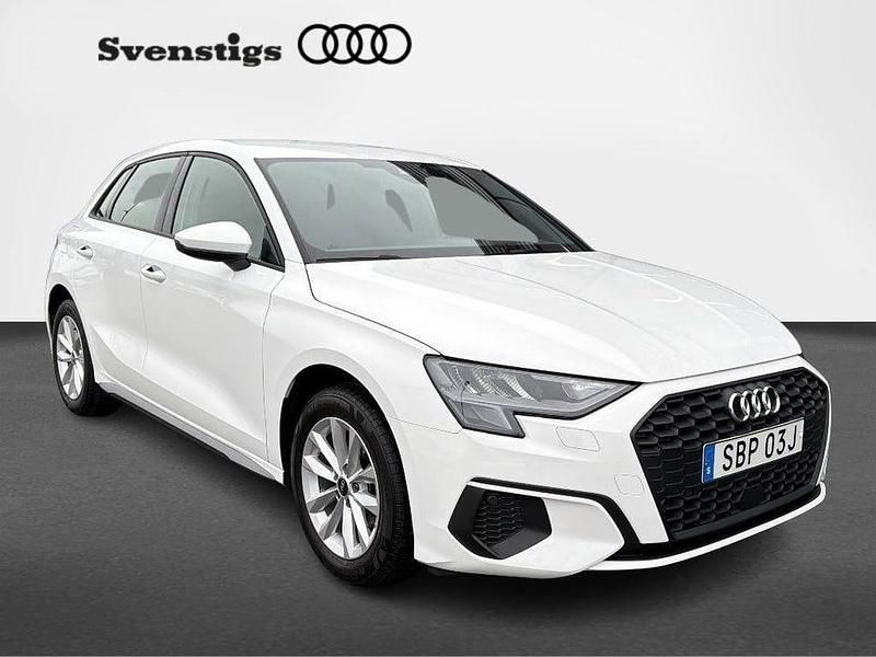 Begagnad Audi A3 Proline 150 HK (110 kW) 2023 Vit Sedan