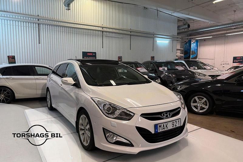 Vit Begagnad 2012 Hyundai i40 Kombi | 89 900 kr (Marknadspris) - Bild 1/3