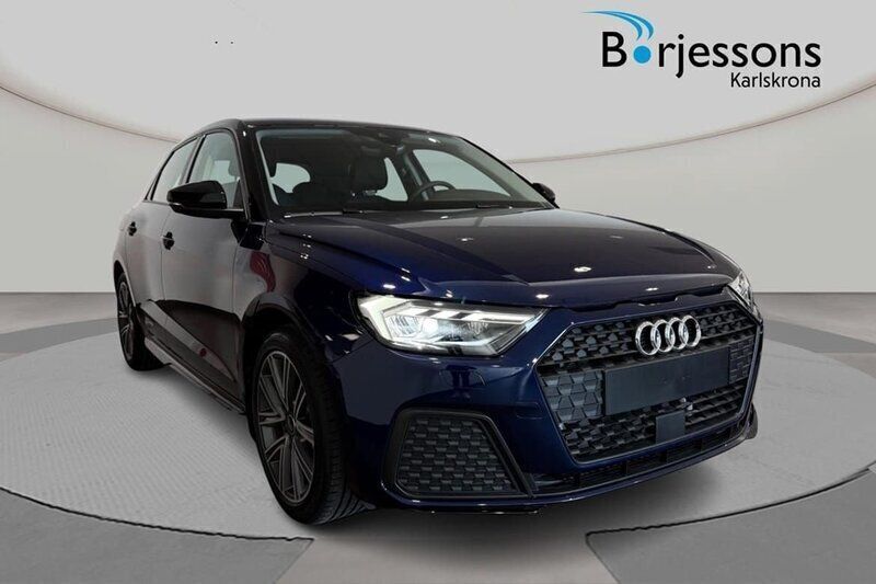 Blå Ny 2025 Audi A1 Sportback Design Halvkombi | 299 000 kr - Bild 1/4