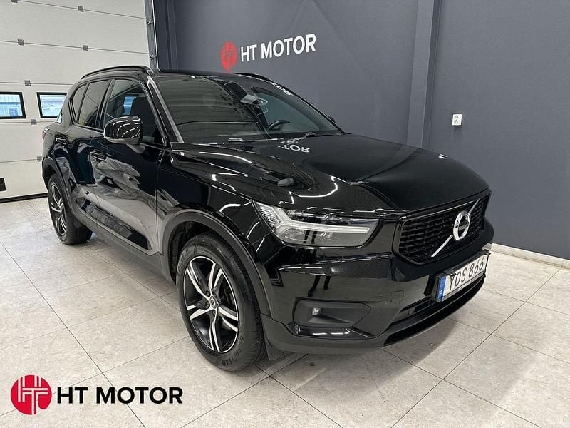 Svart Begagnad 2018 Volvo XC40 R-Design SUV | 289 400 kr (Lite dyr) - Bild 1/3