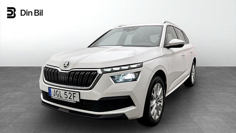 Vit Begagnad 2023 Skoda Kamiq Style SUV | 251 900 kr (Marknadspris) - Bild 1/4