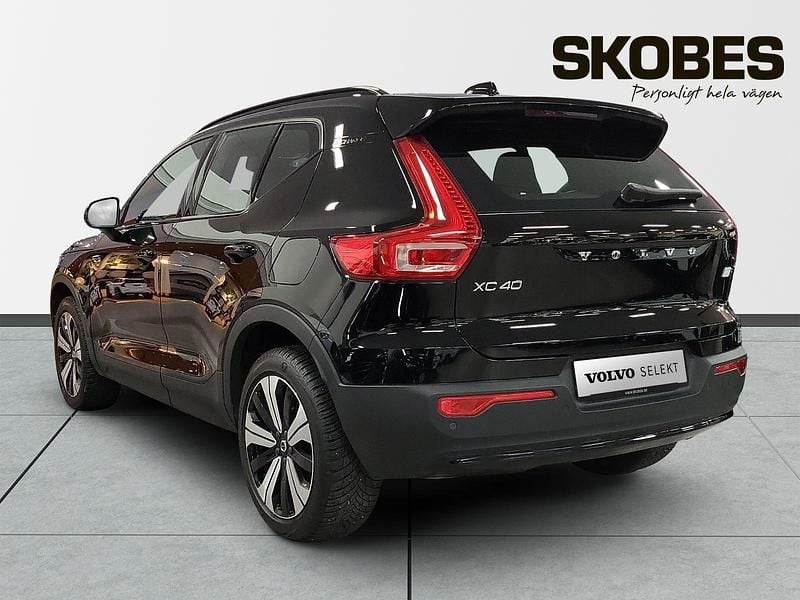 Begagnad Volvo XC40 Single Motor 175 kW (238 HK) 2023 Svart SUV