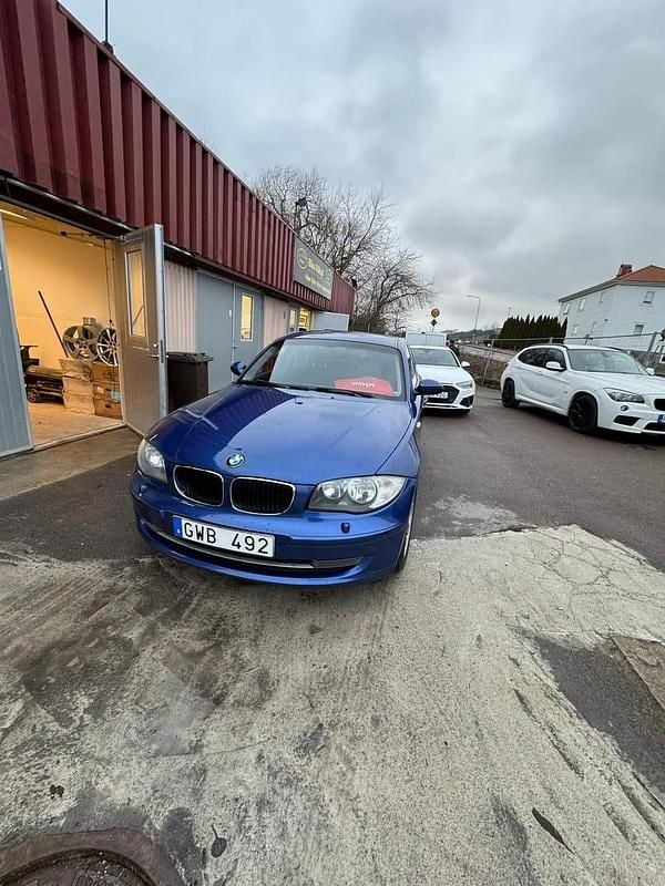 Begagnad 2009 BMW 120 Halvkombi | 76 000 kr (Marknadspris) - Bild 1/3