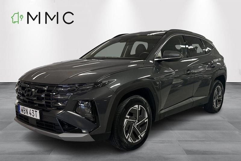 Grå Begagnad 2024 Hyundai Tucson Essential SUV | 369 000 kr (Marknadspris) - Bild 1/4