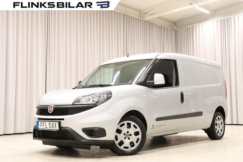 Grå (silver metallic) Begagnad 2019 Fiat Doblò Minibuss | 109 900 kr (Superpris) - Bild 1/4